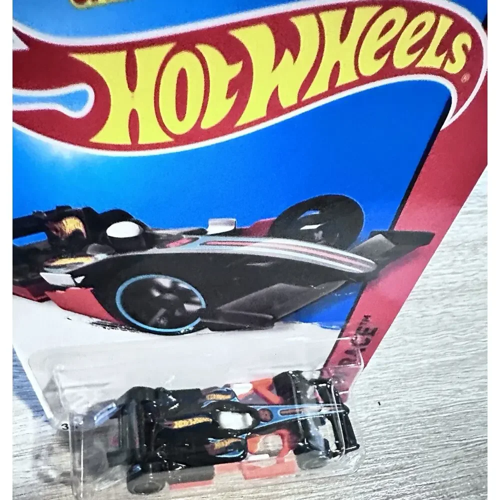 2015 Hot Wheels F1 Racer HW Race 146/240 New Hotwheels H88